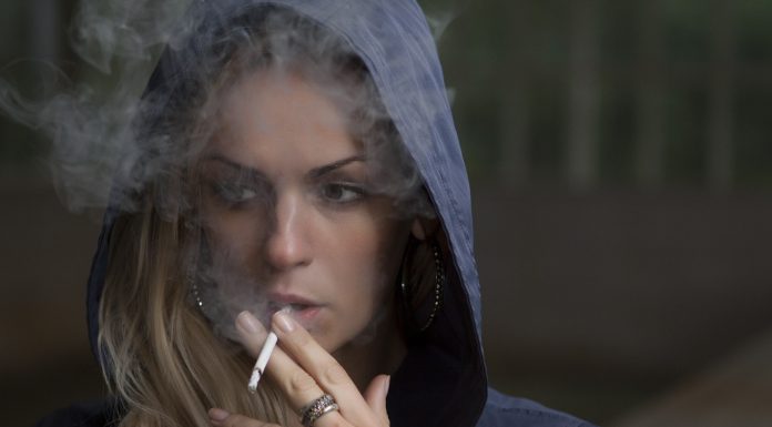 Interpretare vis in care fumezi tigara dupa tigara si este plin de fum