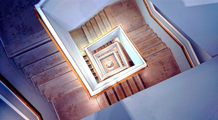 Interpretare vis in care urci pe scari si nu se mai termina scarile