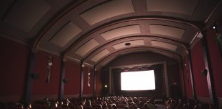 Interpretare vis in care esti la cinema sa te uiti la un film