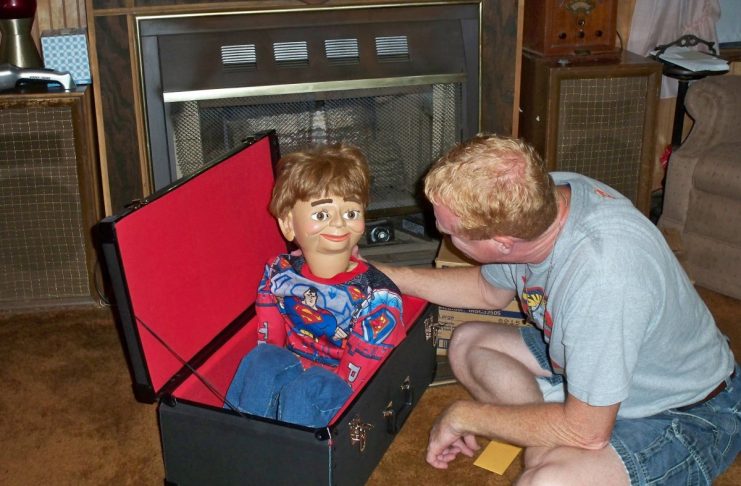 Interpretare vis in care esti o marioneta si nu iti poti controla miscarile