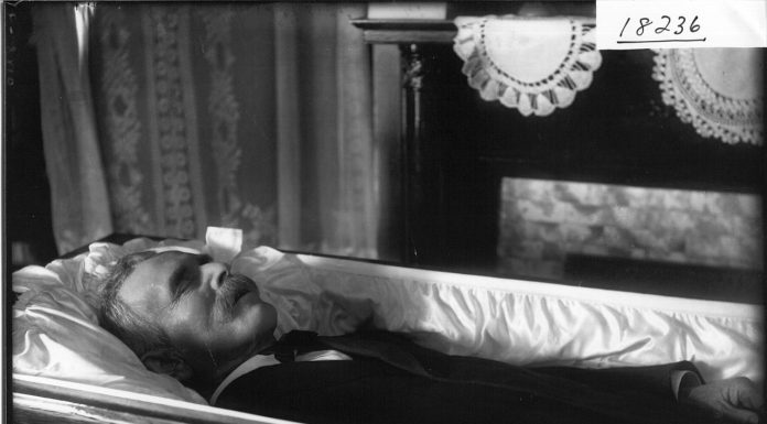 Interpretare vis in care te vezi intr-un sicriu