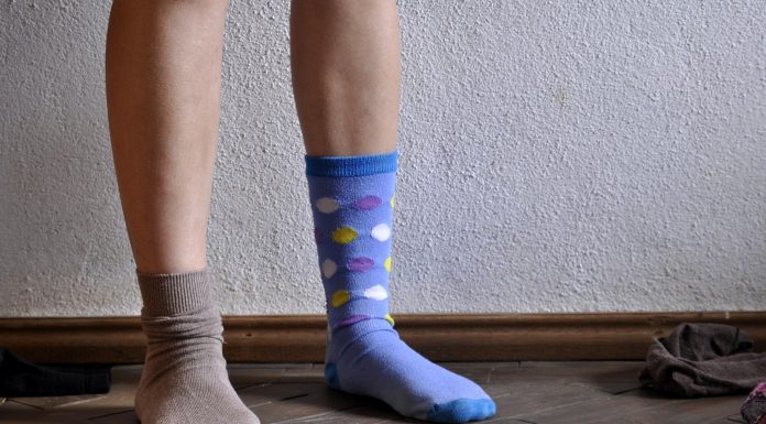 Interpretare vis in care ai pantofi sau ciorapi diferiti in picioare