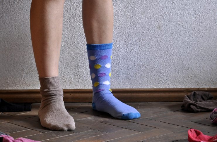 Interpretare vis in care ai pantofi sau ciorapi diferiti in picioare