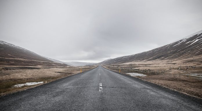 Interpretare vis in care mergi pe un drum, alee sau carare care nu se mai termina