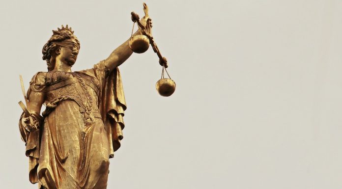 Interpretare vis in care esti dat in judecata de cineva