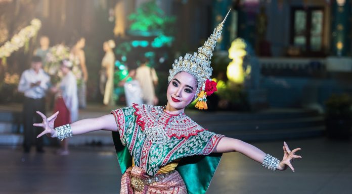 ﻿Interpretare vis in care apari intr-o rochie fabuloasa