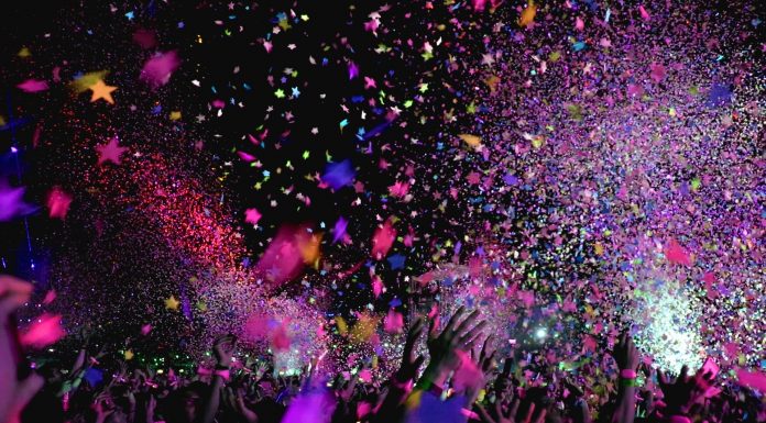 Interpretare vis in care iesi la distractie cu persoane pe care nu le cunosti