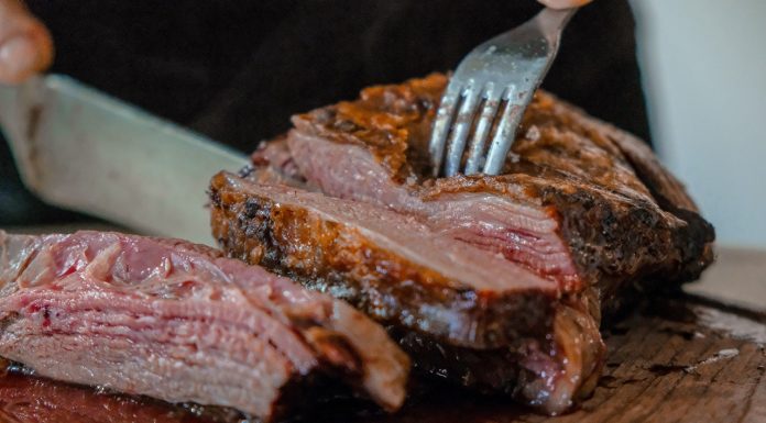 Interpretare vis în care vezi cum tai carne