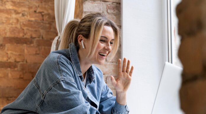 Interpretare vis în care apare o discuție pe chat