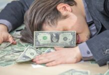 Interpretare vis în care vezi că mortul îți dă bani