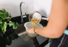 Interpretare vis în care apare o strecurătoare