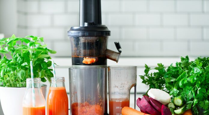 Interpretare vis în care apare un storcător de fructe și legume