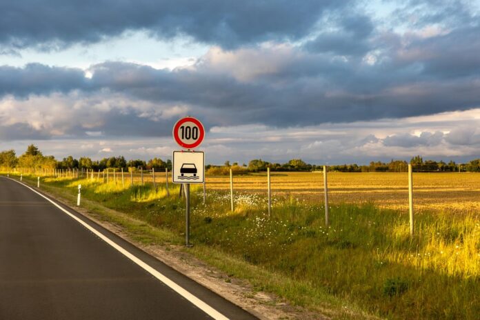 1-semn-de-autostrada